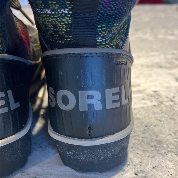 Sorel Sorel Black and Multicolor Black Winter & Rain Boots Size 6 - Picture 2 of 7